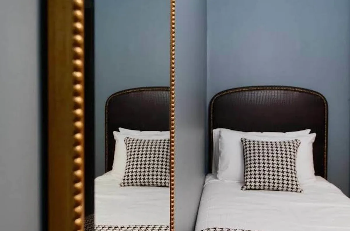 Hotel Emerald furnishings