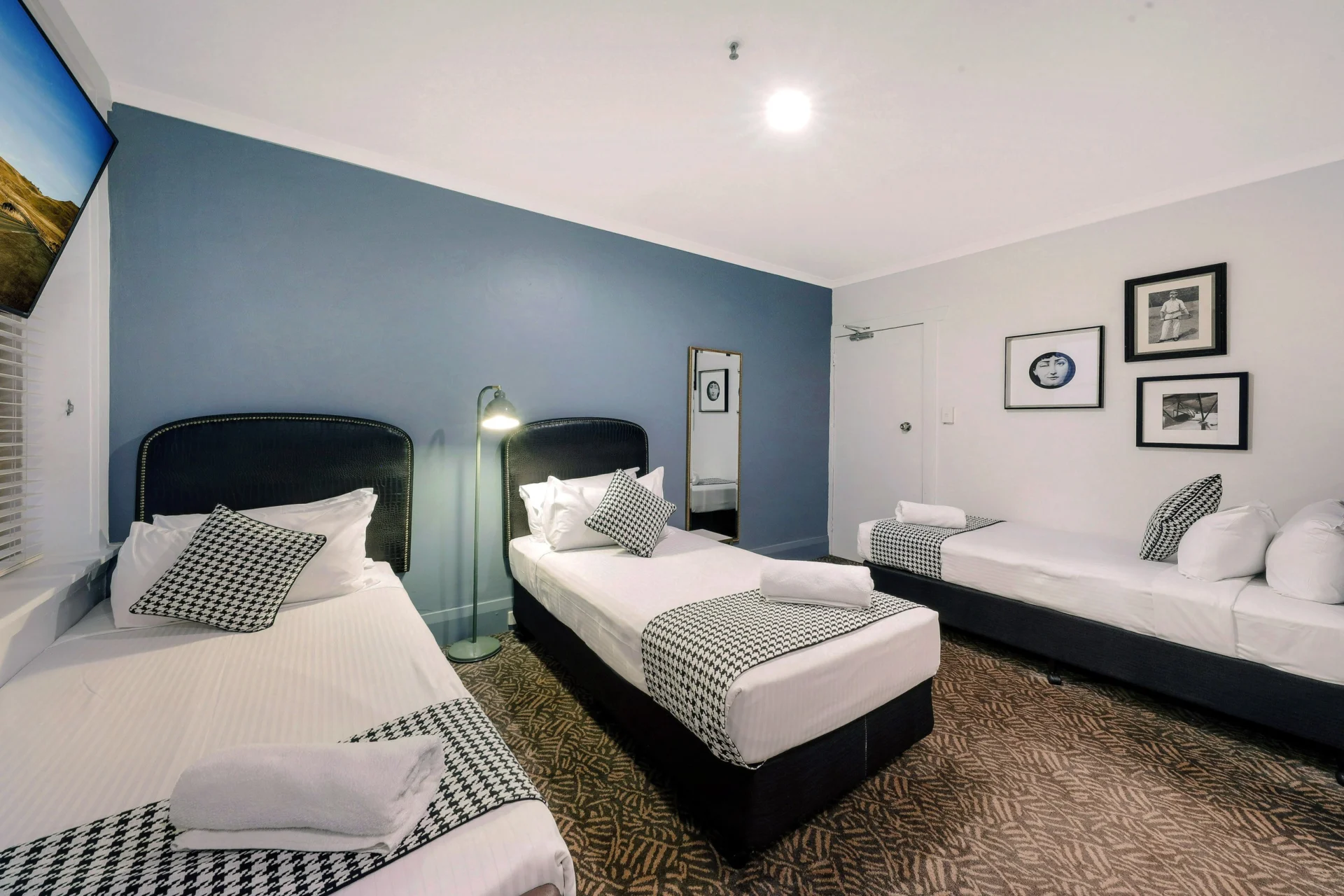 Dynamic Trio — Private Ensuite